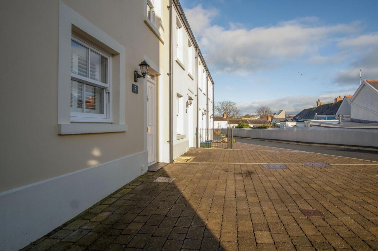 Ty Melyn - 2 Bedroom Cottage - Tenby Exterior photo